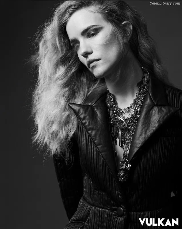 Willa Fitzgerald photo 18 of 177