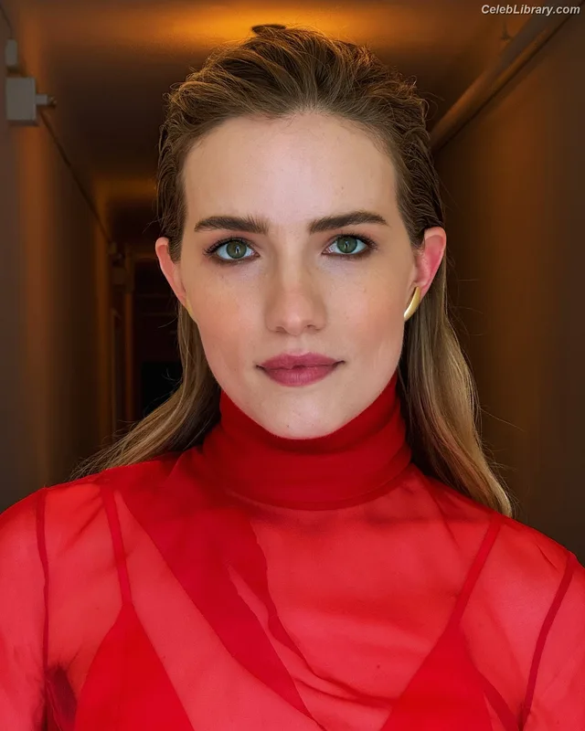 Willa Fitzgerald photo 5 of 177