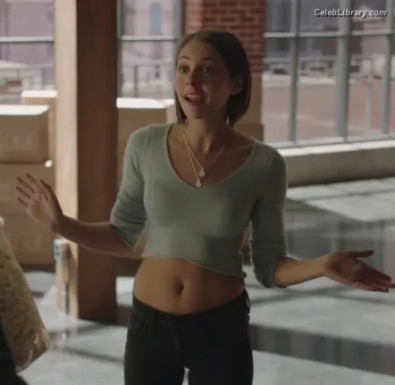 Willa Holland photo 4 of 175