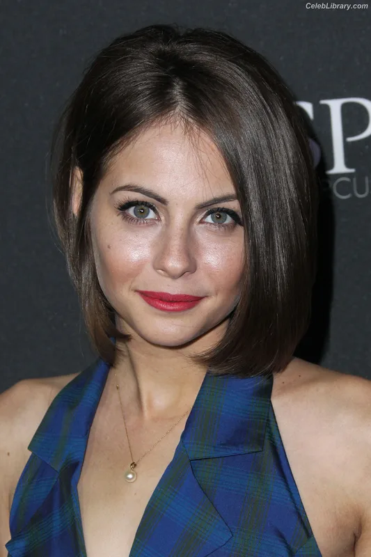 Willa Holland photo 14 of 175