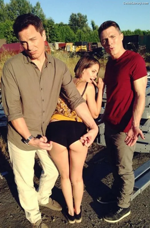 Willa Holland photo 7 of 175
