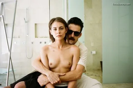 Willa Holland photo 6 of 175