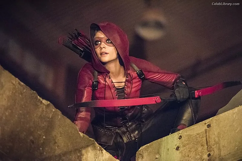 Willa Holland photo 8 of 175