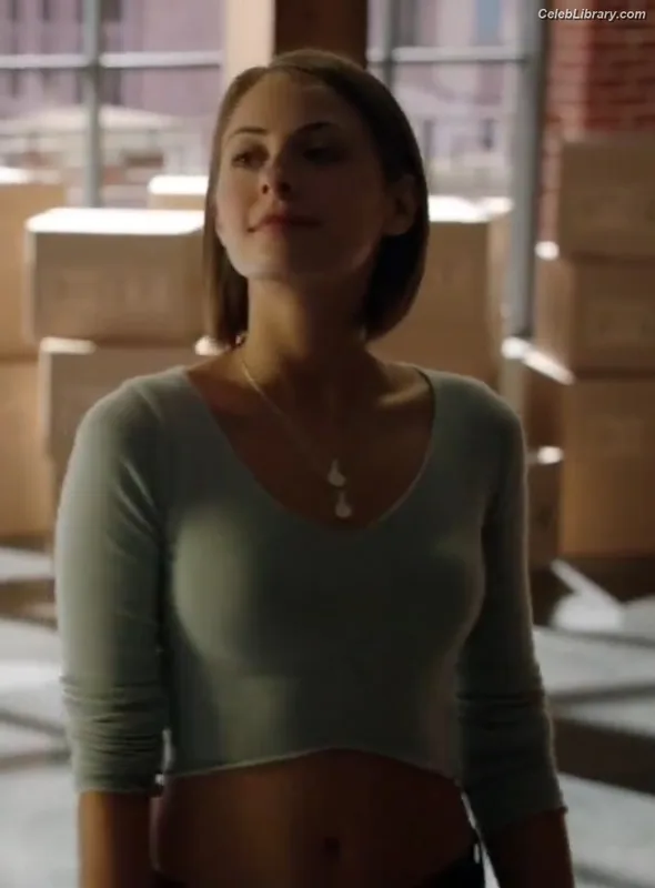 Willa Holland photo 13 of 175