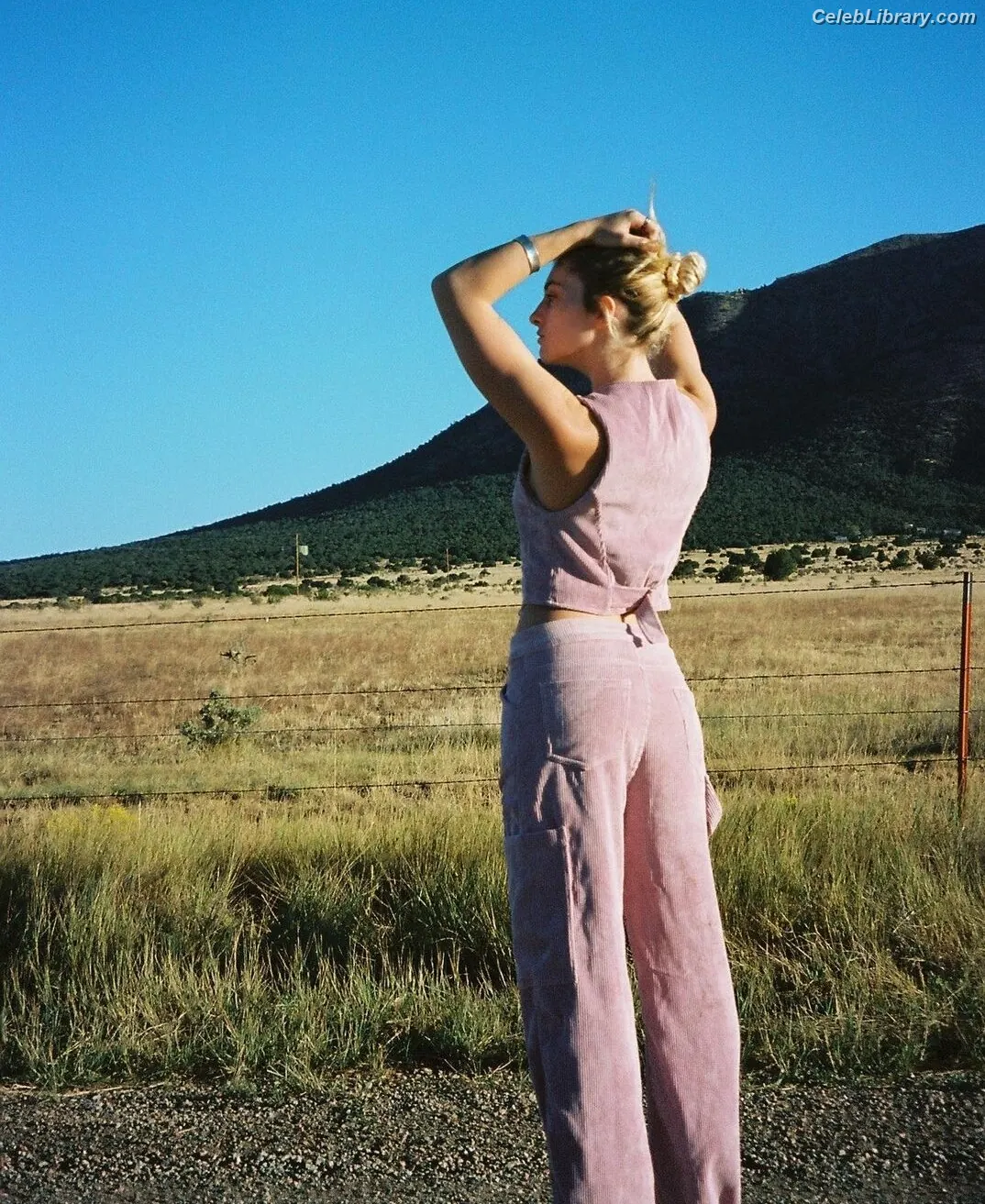 Willow shields photo 13 of 414