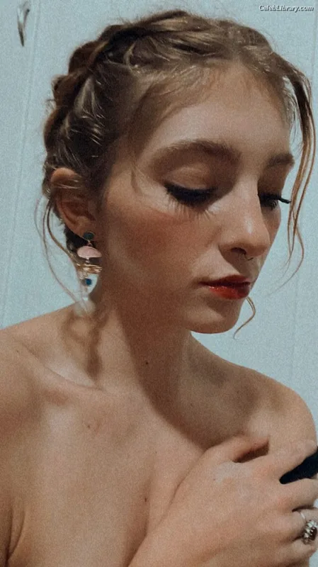Willow shields photo 6 of 415