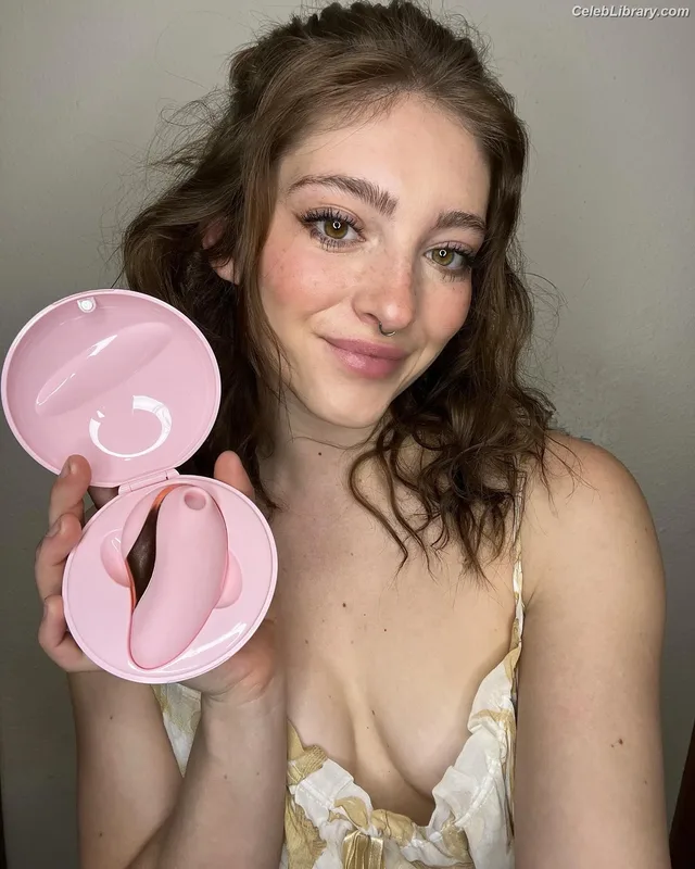 Willow shields photo 20 of 415