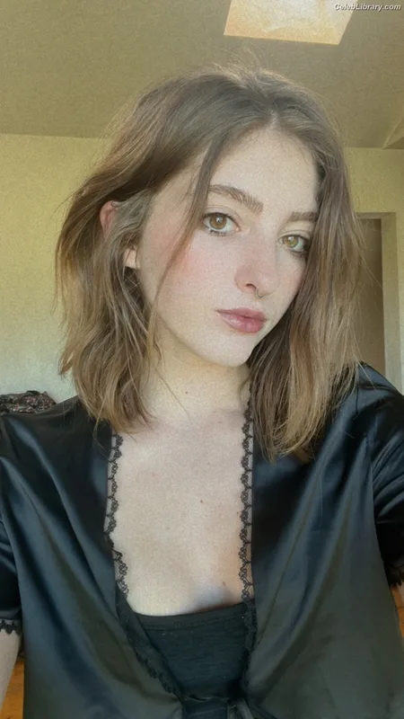 Willow shields photo 23 of 415
