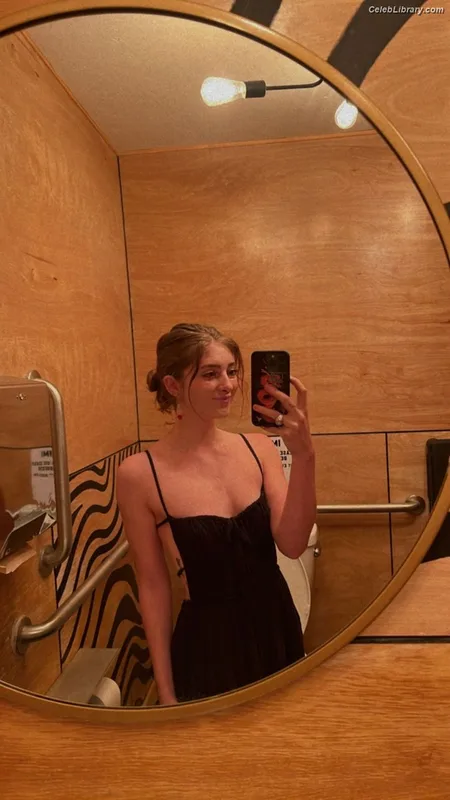 Willow shields photo 5 of 415