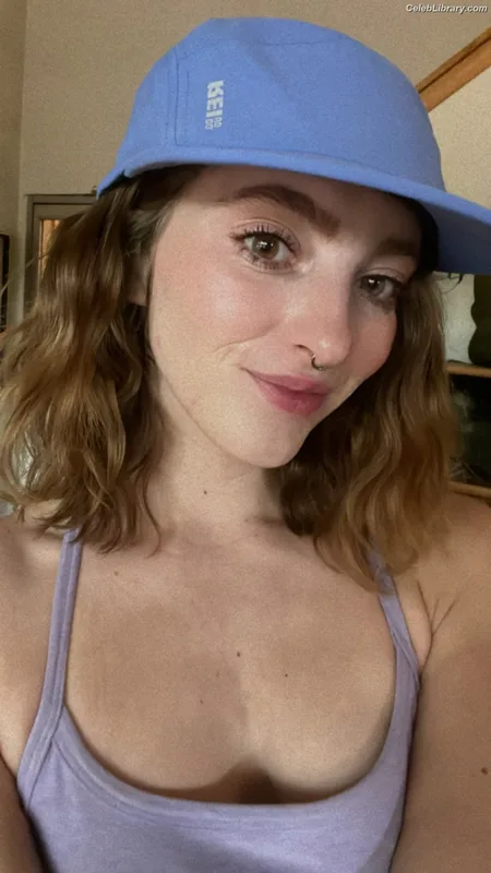 Willow shields photo 6 of 415