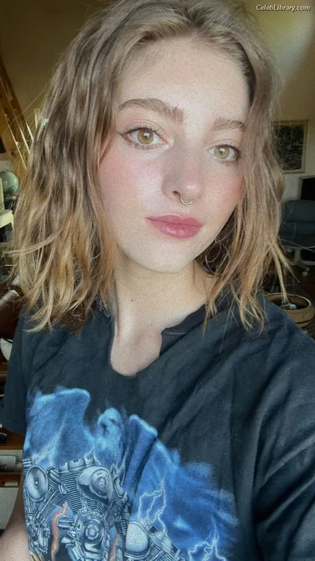 Willow shields photo 7 of 415