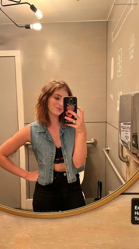 Willow shields photo 11 of 415