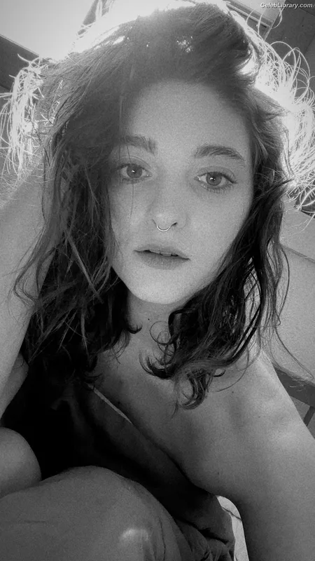 Willow shields photo 5 of 415