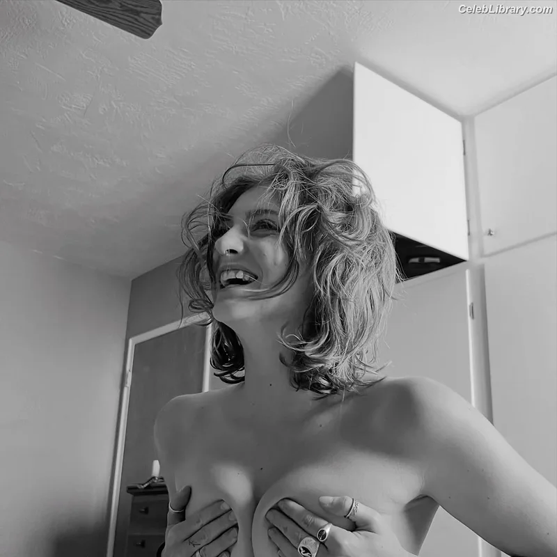 Willow shields photo 6 of 415