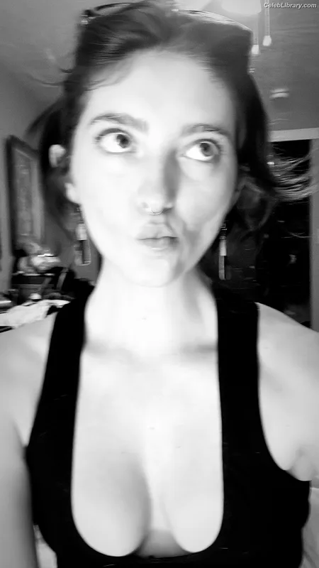 Willow shields photo 23 of 415