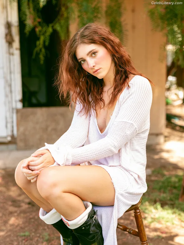 Willow shields photo 17 of 415