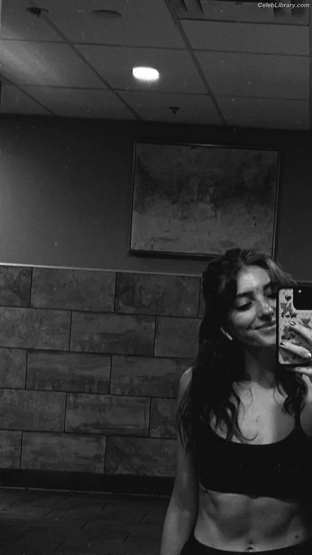 Willow shields photo 21 of 415