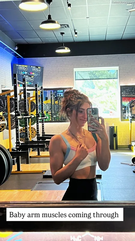 Willow shields photo 19 of 415