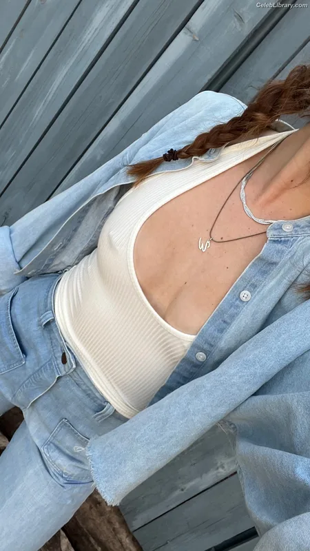 Willow shields photo 21 of 415