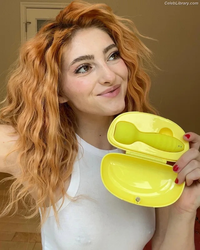 Willow shields photo 9 of 415