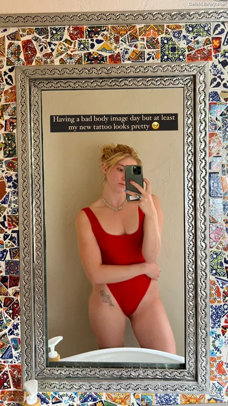 Willow shields photo 21 of 415