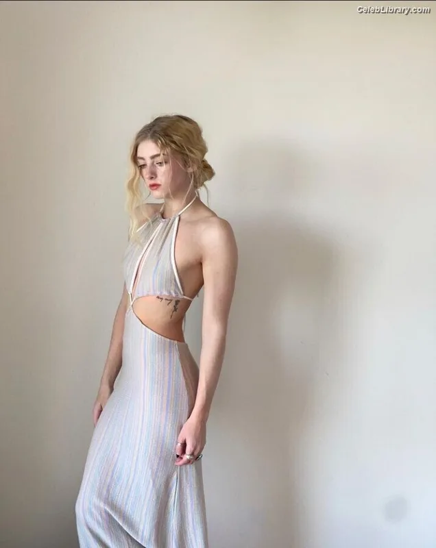 Willow shields photo 14 of 415
