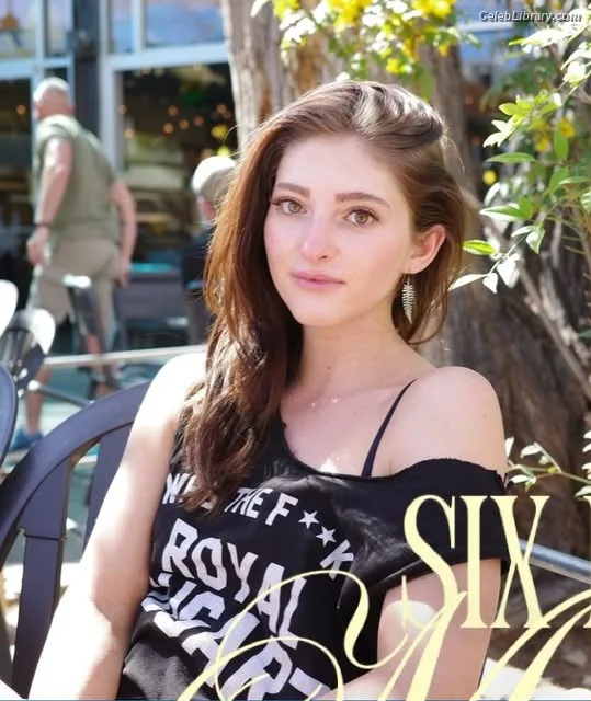 Willow shields photo 11 of 415