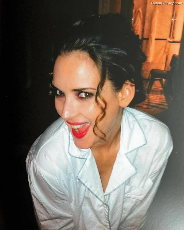 Winona Ryder photo 14 of 158