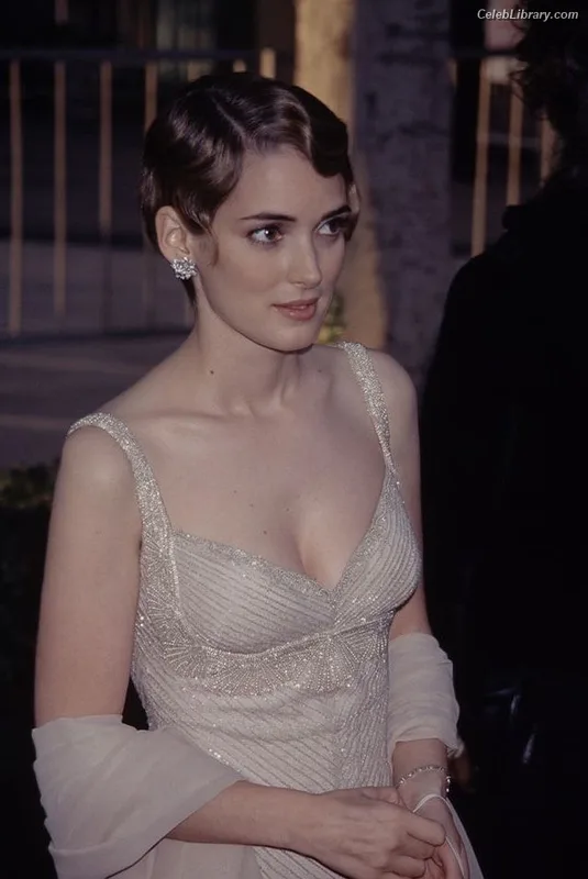 Winona Ryder photo 18 of 158