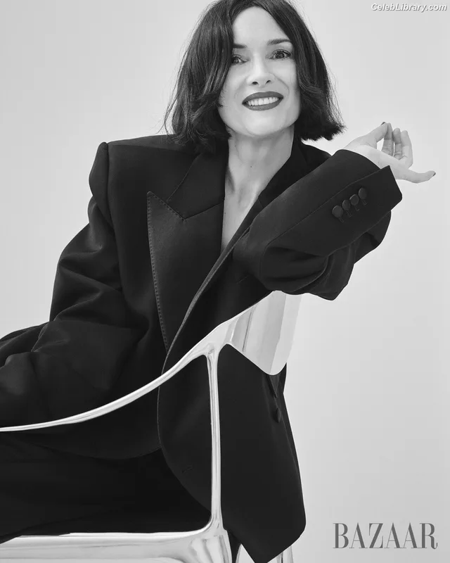 Winona Ryder photo 19 of 158