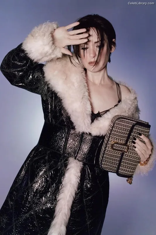 Winona Ryder photo 4 of 158