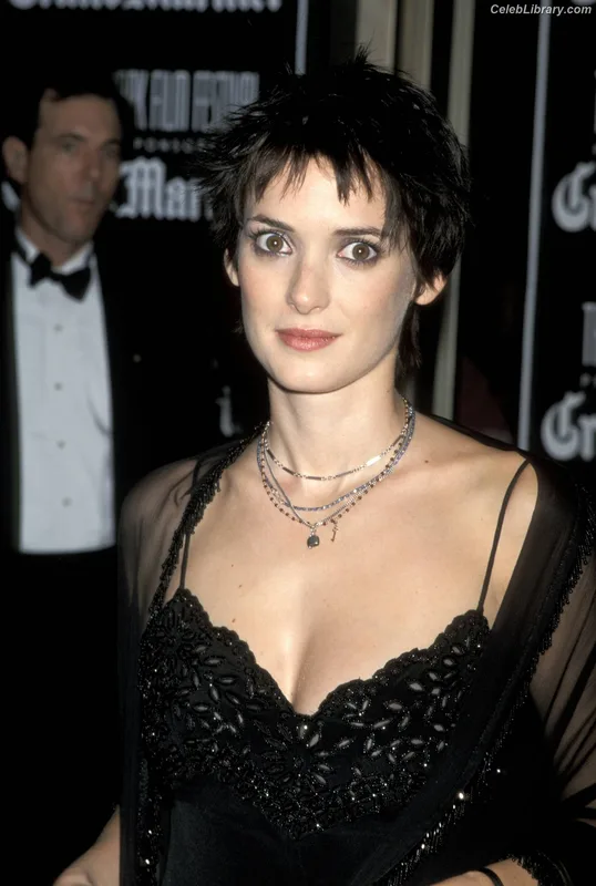 Winona Ryder photo 23 of 158