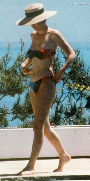 Winona Ryder photo 22 of 158