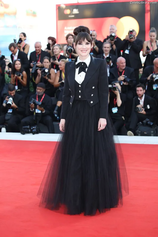 Winona Ryder photo 15 of 158