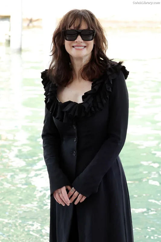 Winona Ryder photo 22 of 158