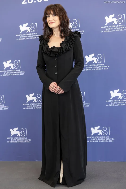 Winona Ryder photo 24 of 158
