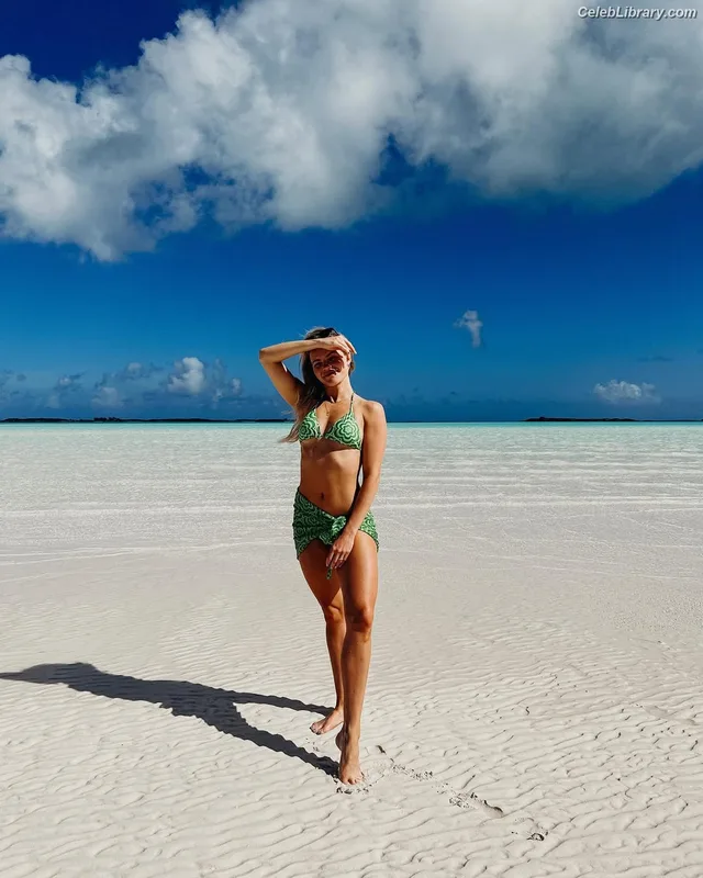 Witney Carson photo 6 of 86