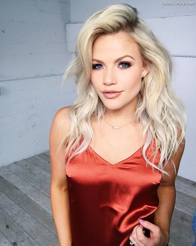 Witney Carson photo 7 of 86