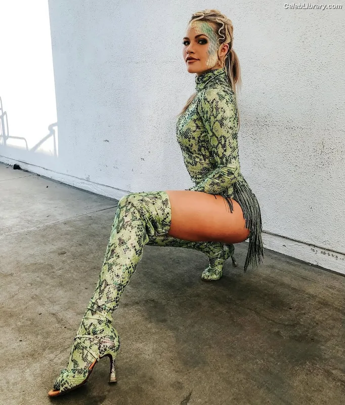 Witney Carson photo 8 of 86