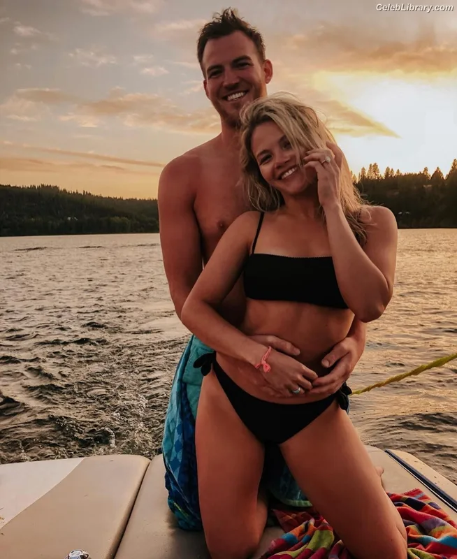 Witney Carson photo 14 of 86