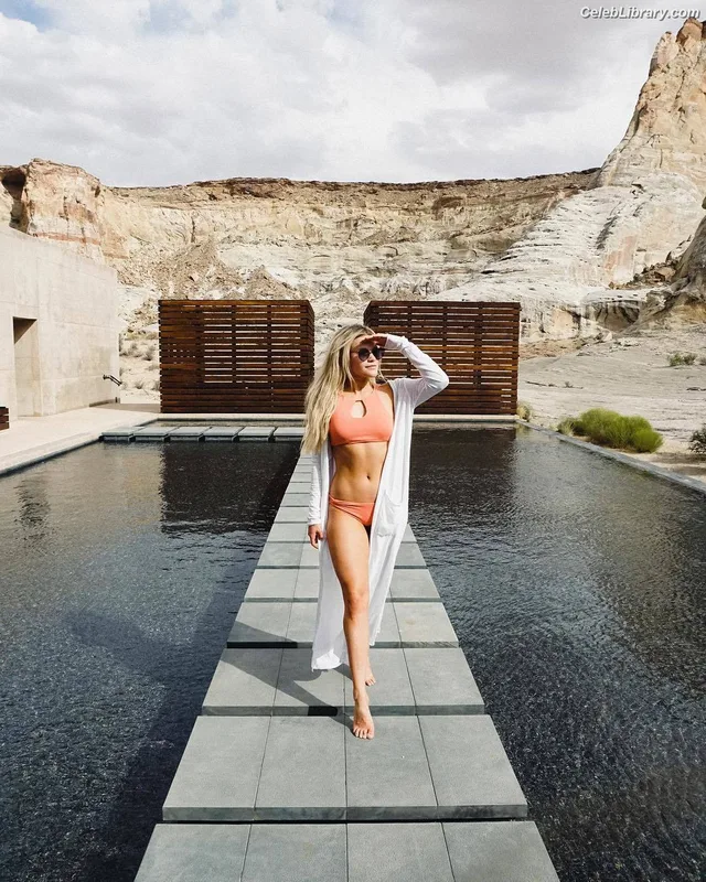 Witney Carson photo 3 of 86