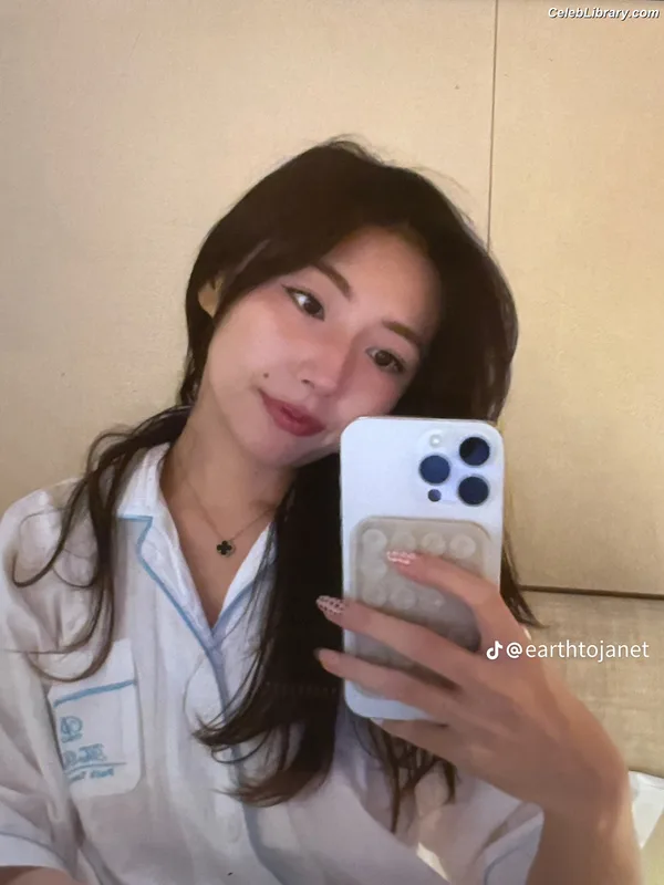 xChocobars photo 6 of 762