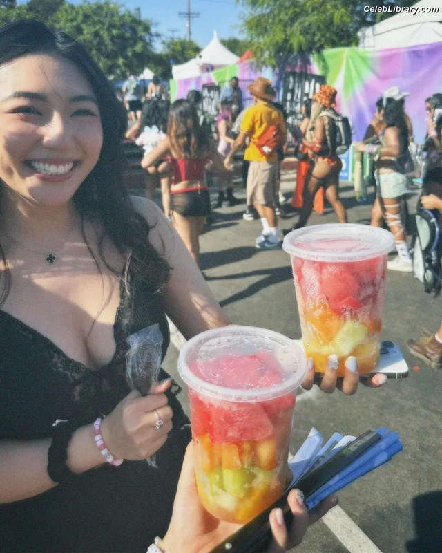 xChocobars photo 2 of 762