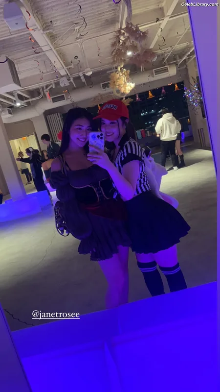 xChocobars photo 3 of 762