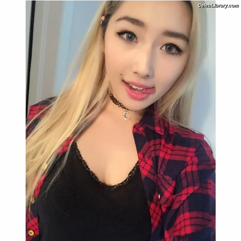 xChocobars photo 16 of 762