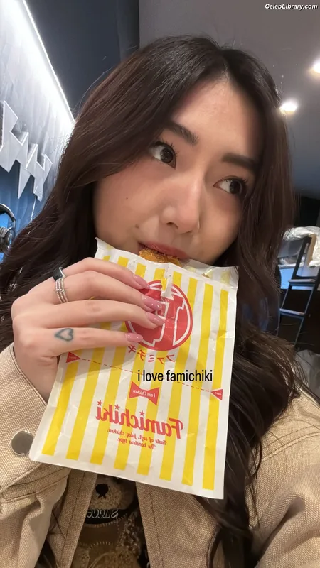 xChocobars photo 8 of 762