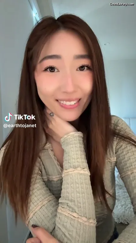 xChocobars photo 15 of 762