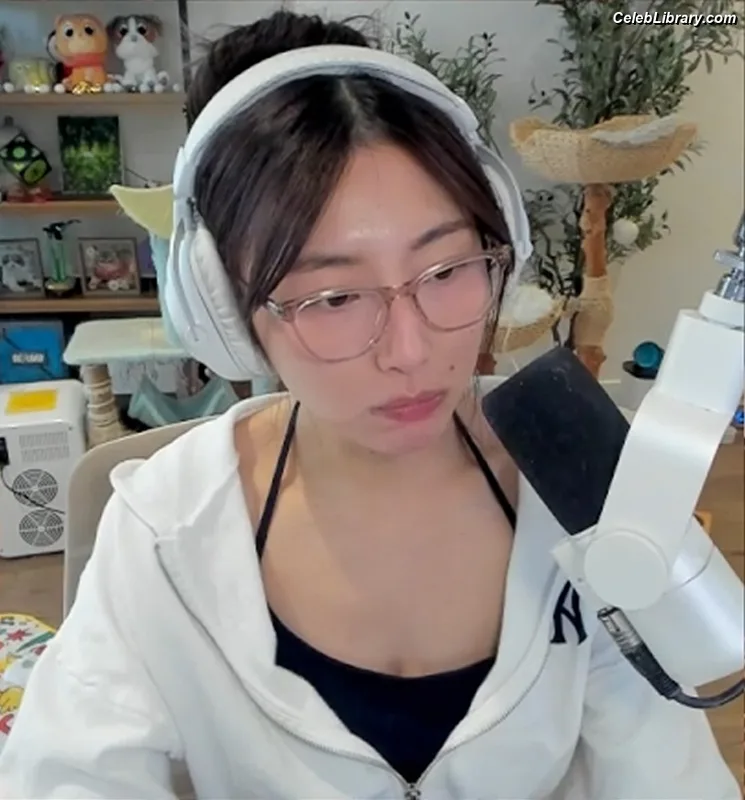 xChocobars photo 4 of 762