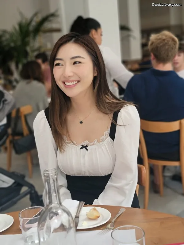 xChocobars photo 24 of 762