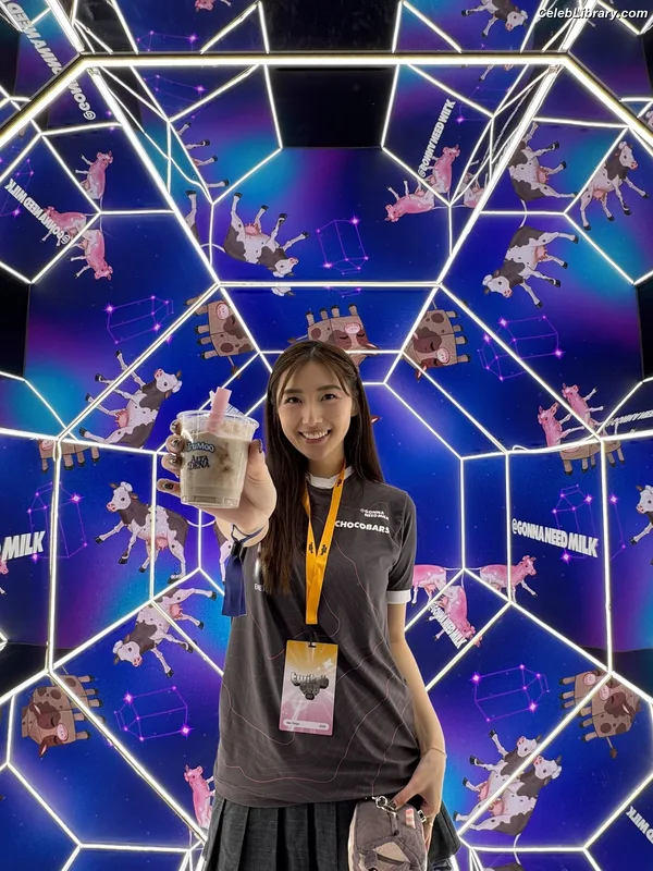 xChocobars photo 5 of 762